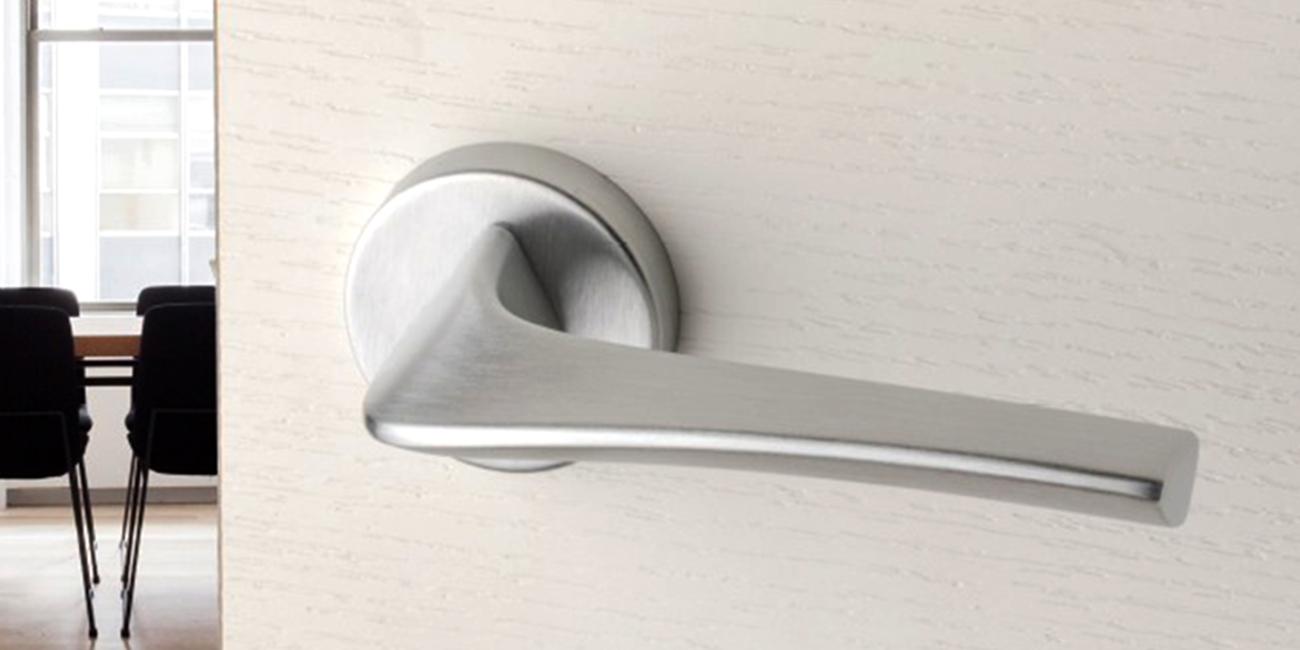 master maniglia in ottone di design