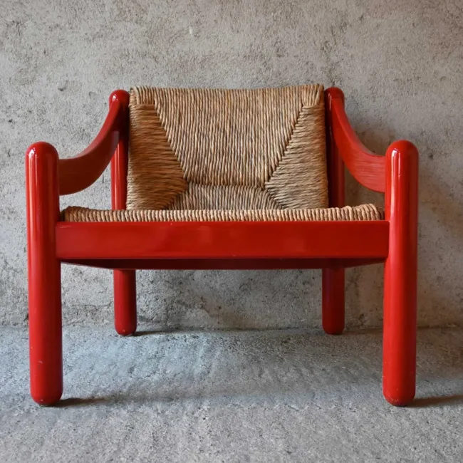 sedia Carimate 1963 prodotta da Cassina su disegno di Vico Magistretti